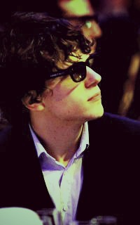 jesse eisenberg Sans_t19