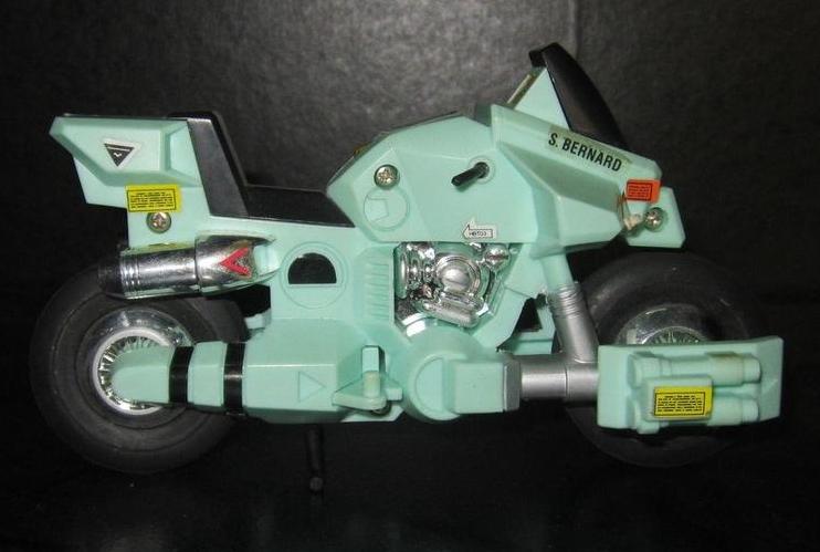 Scambio / vendo ROBOTECH CICLONE ARMATO Ciclon11