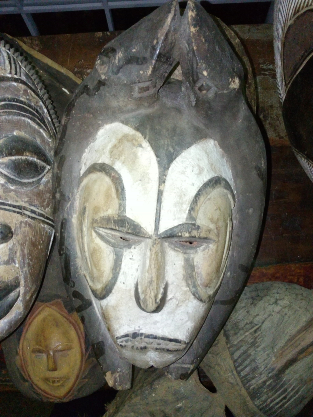 Masques africains. Img_2521
