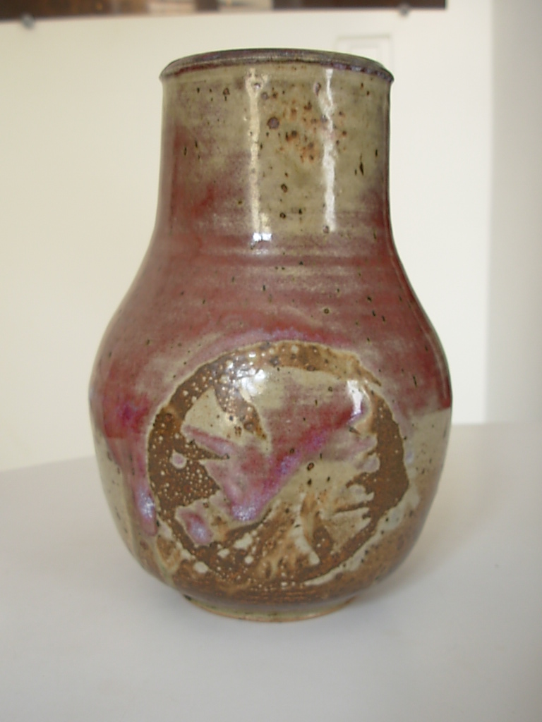 Vase en grès émaillé rons beige et rose effet médaillon Claude HILL - Vallauris 00412