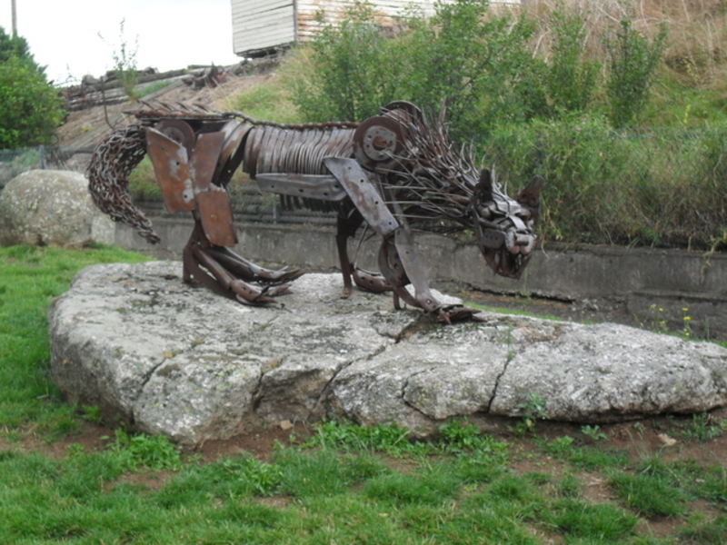 Statue de Loup en France Sdc13410