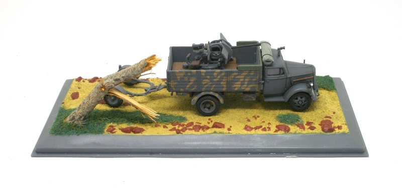 Lastkraftwagen Opel Blitz Kfz.305 & remorque Sd.Ah. 51 [IXO & ACE 1/72°] Opel_b18