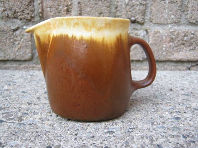 Laurentian Pottery (Canada) Thrift20