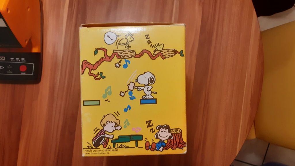 VENDS TABLE TOP SNOOPY 20210217