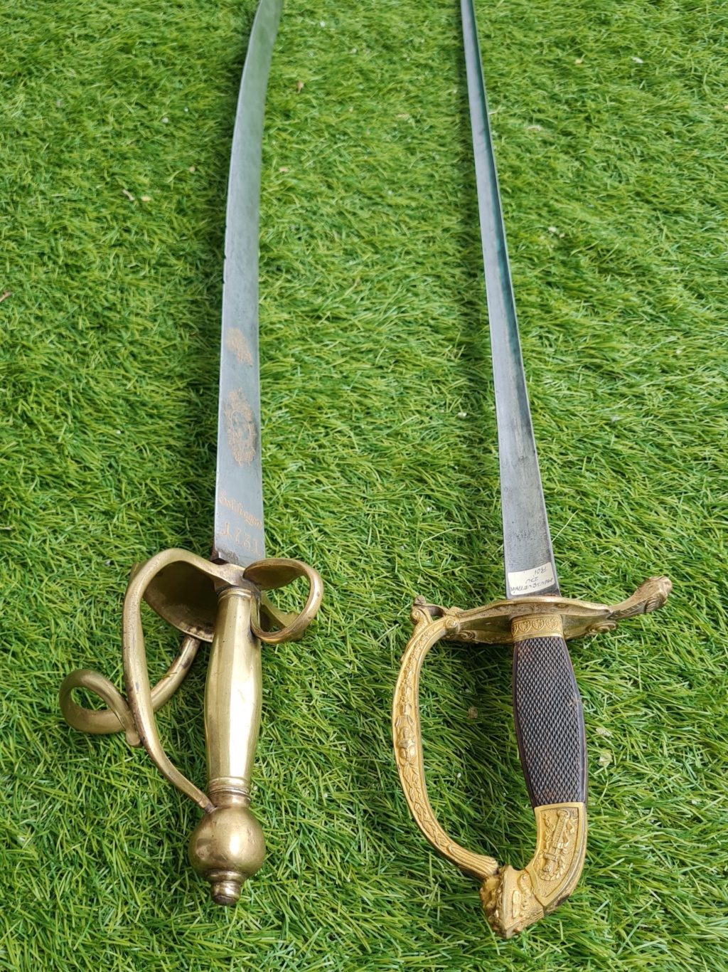 Un beau sabre et une belle épée ... 20220333