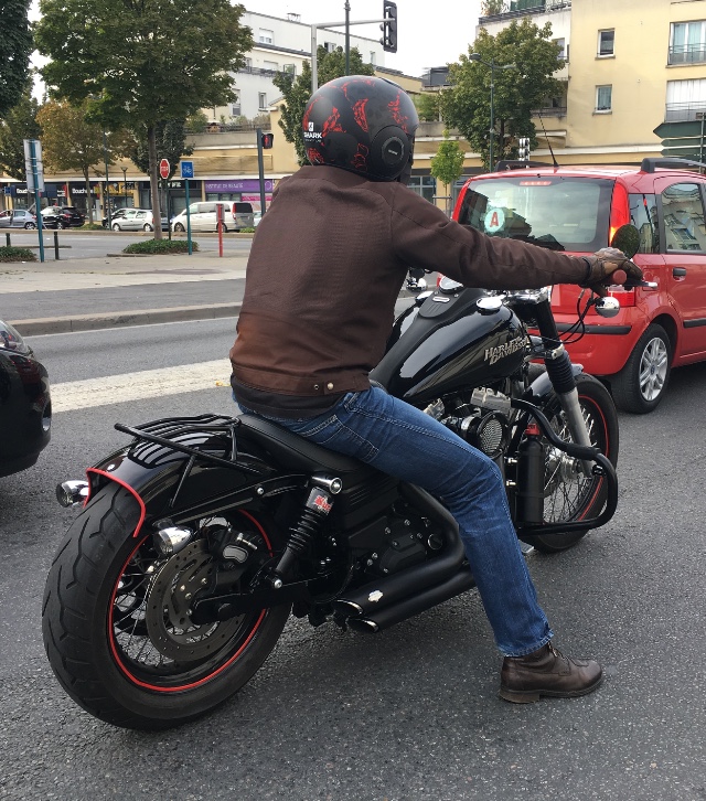 DYNA STREET BOB combien sommes nous sur Passion-Harley - Page 27 0518fe10