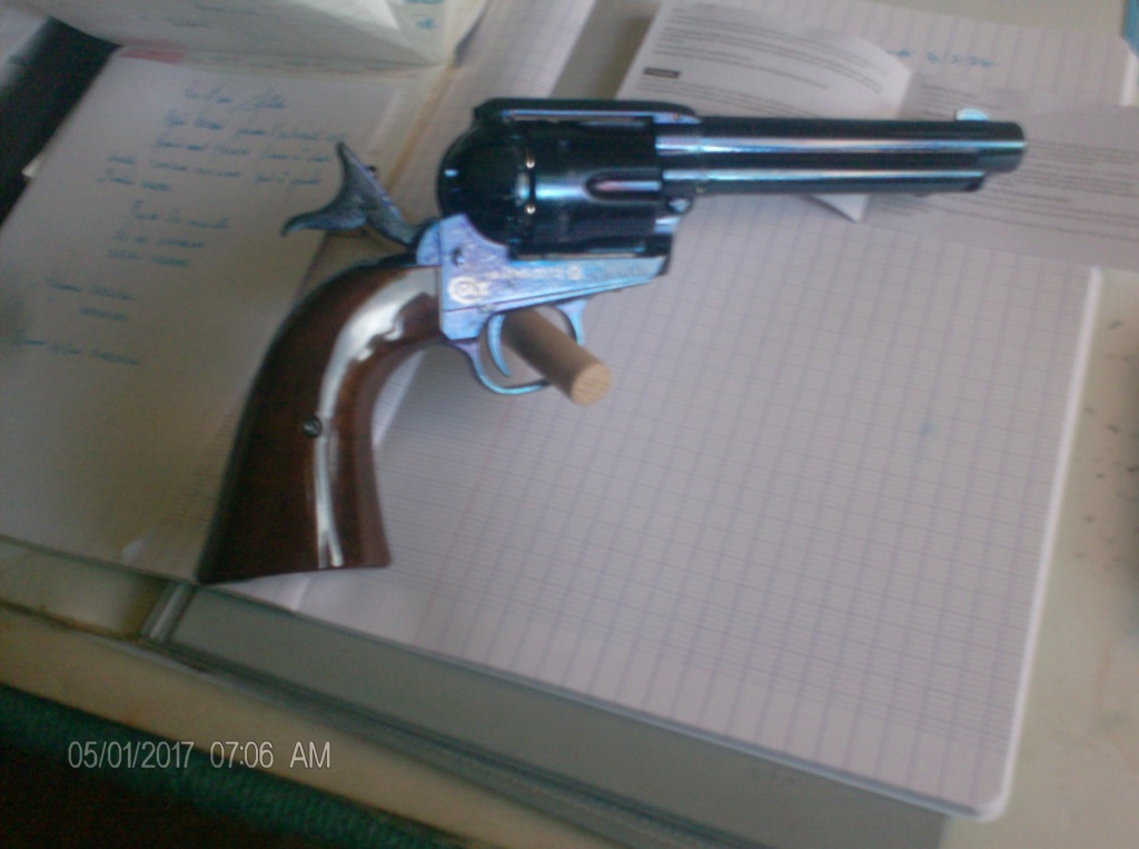 #1 Reportage photo des revolvers Old West CO2 Umarex + commentaires et conseils - Page 11 Colt_m13
