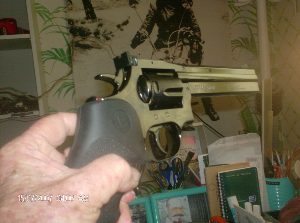 Les magnifiques répliques de revolvers Dan wesson de chez ASG . . . . Hpim3715