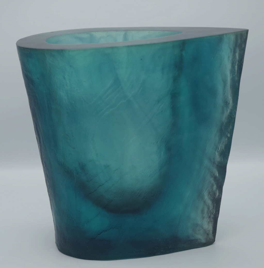 Heavy huge modern vase, can someone help ID the signature? 20180712