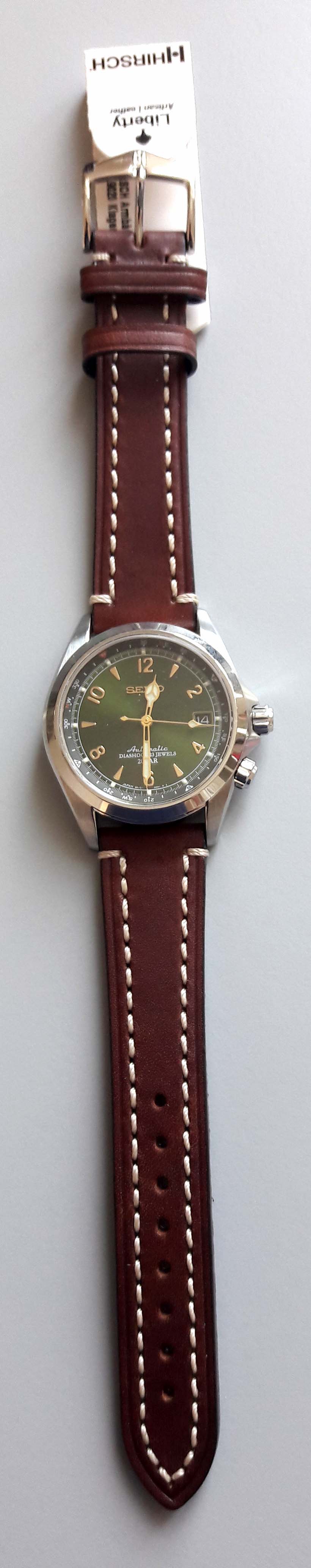 montre - cherche une montre fond vert et de belles aiguilles - Page 4 Hirsch10