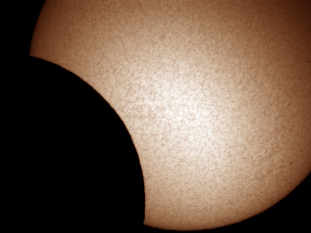 Eclipse partielle du Soleil de ce 10 juin 2021. Whatsa24