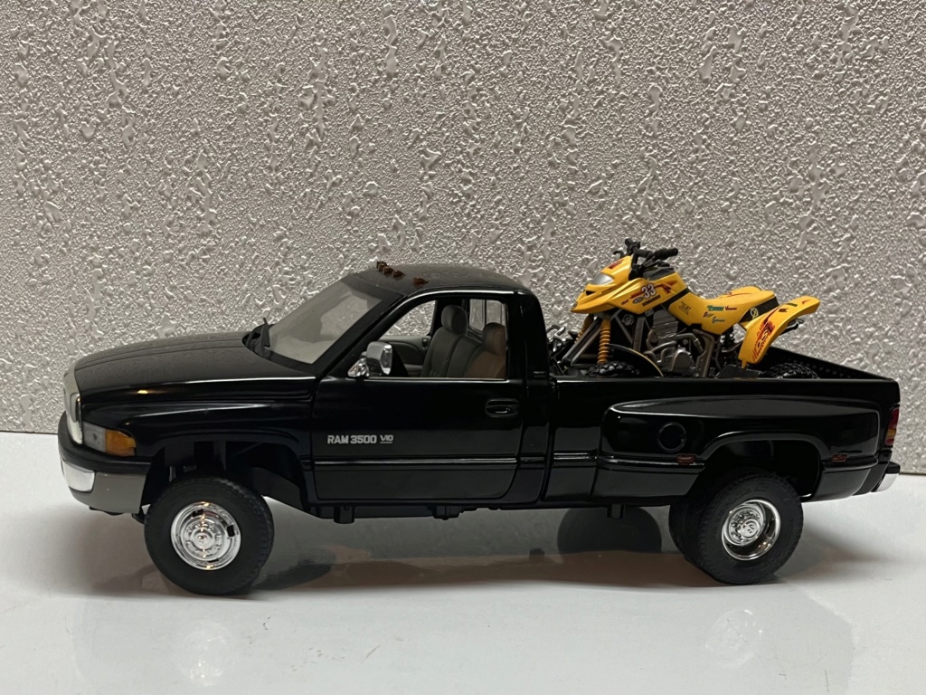 00 - Des bolides 1:18 - Page 7 Camion12