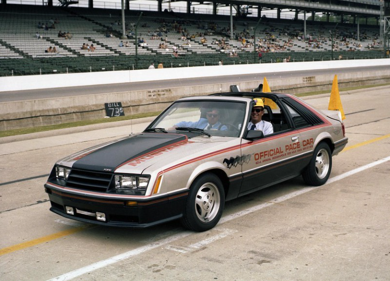 Les voitures "Pace Car". Indy_176