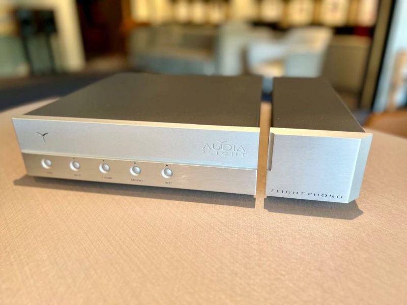 Audia Flight Phono Preamp (Used) Whatsa68