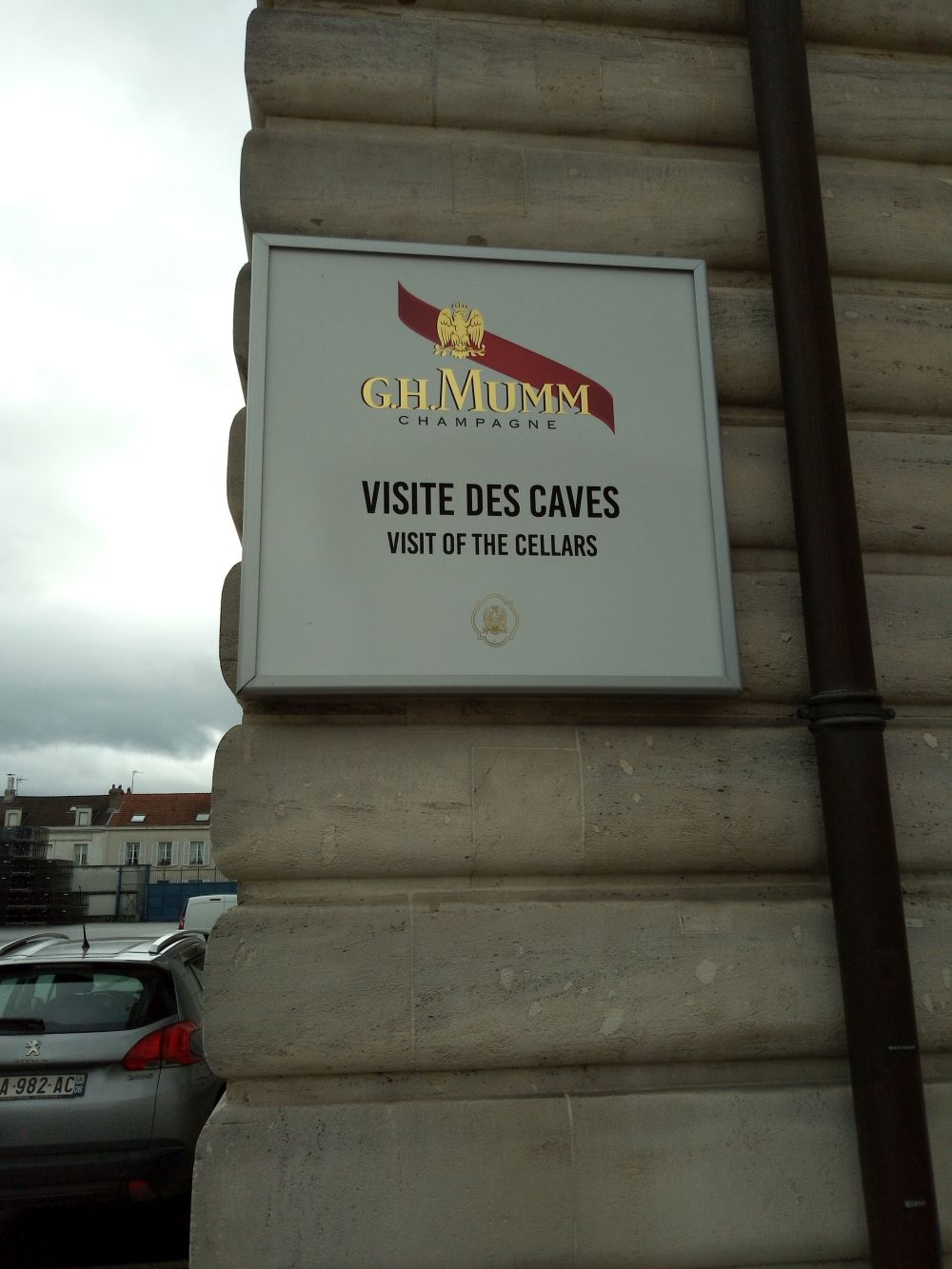 Le Rétro Club en sortie à Reims - Le repas et la visite des caves Mumm - 29 septembre 2019 Img_2072