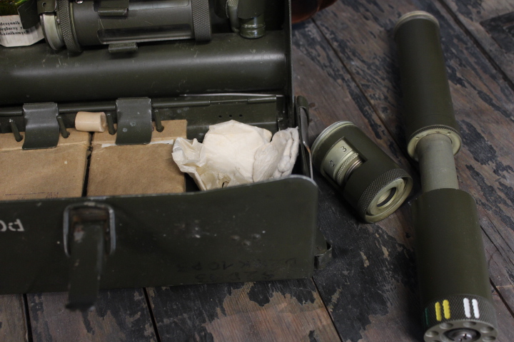 Kit de détection de gaz de combat allemand de la 2eme GM Img_7234