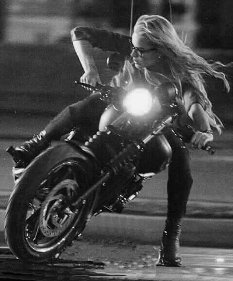 Babes & Bikes - Page 23 2510