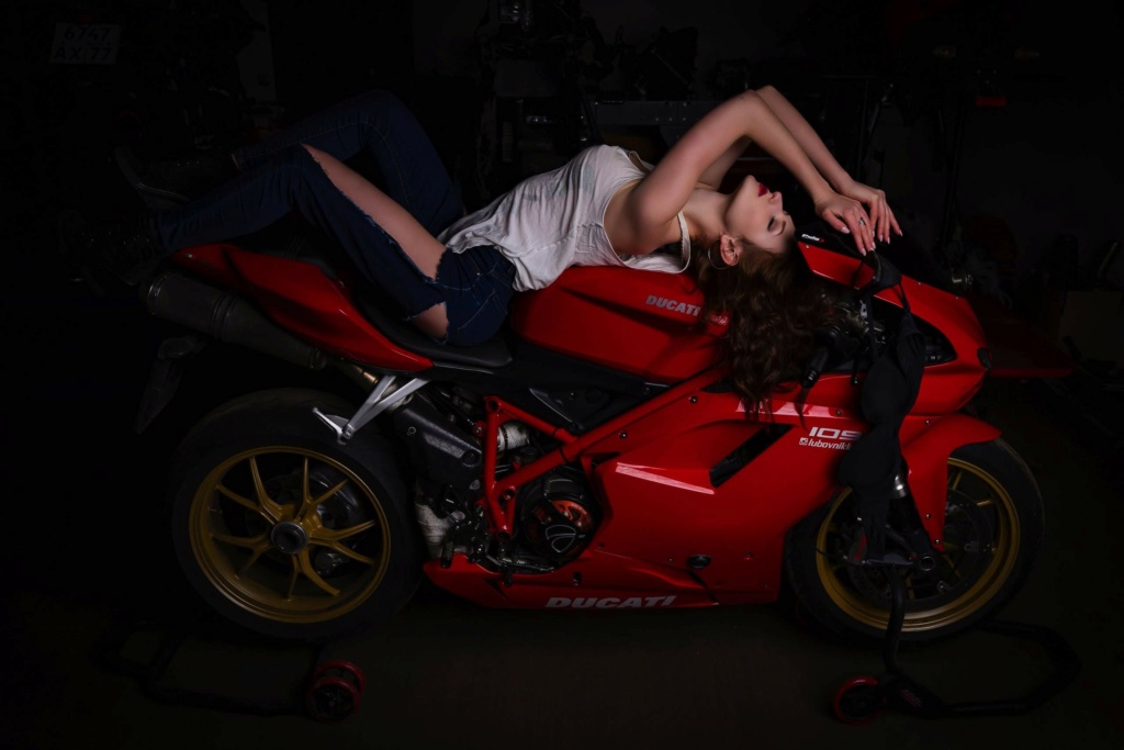 Babes & Bikes - Page 3 74129410