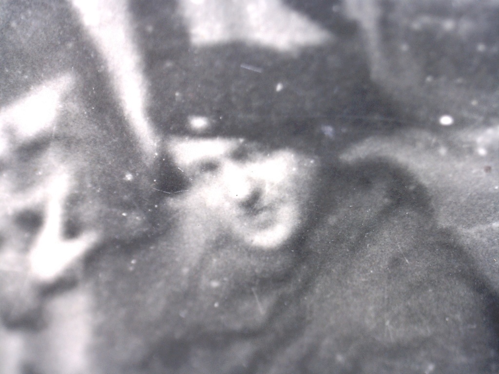 A identifier Guerre 1939 camion militaire et militaire dans la neige 20331113