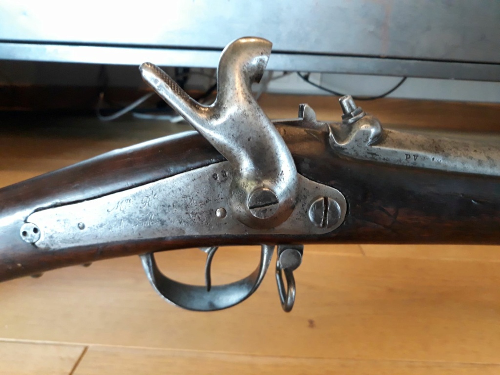 A identifier fusil français vers 1848 tampons Savoie + baïonnette  1013