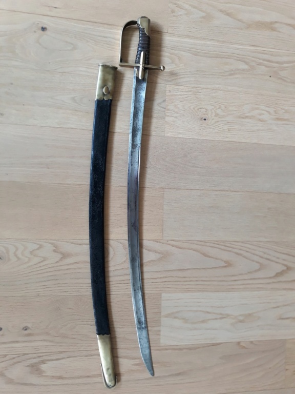 Sabre hussard lame 75cm et fourreau cuir??? 430