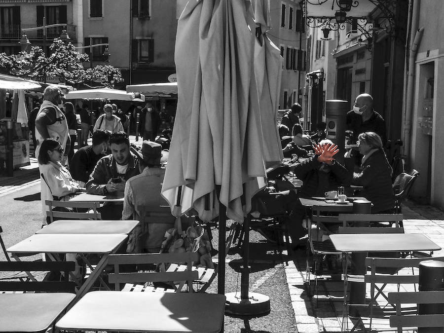 les masques tombent Droit_11