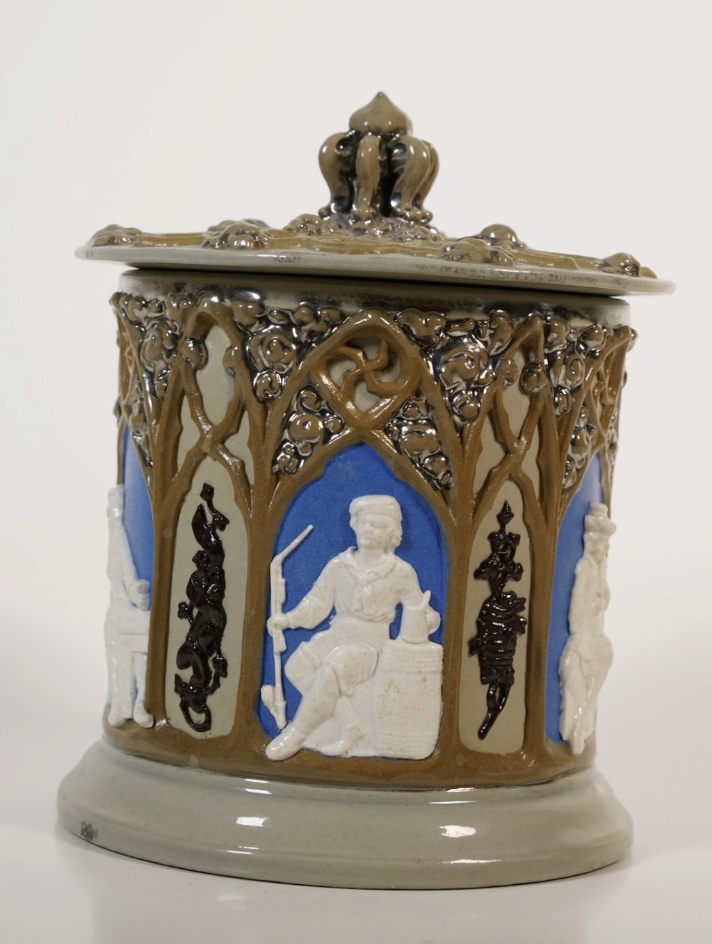 European Canister, Cameo decoration - Villeroy & Boch Mettlach Screen10