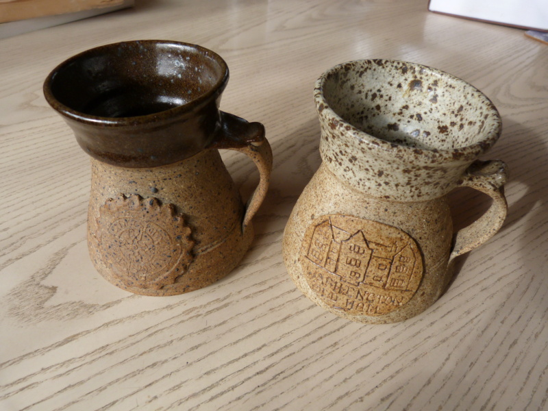 Coffee mugs with 2 different marks, same pottery! Any suggestions ? P1120818