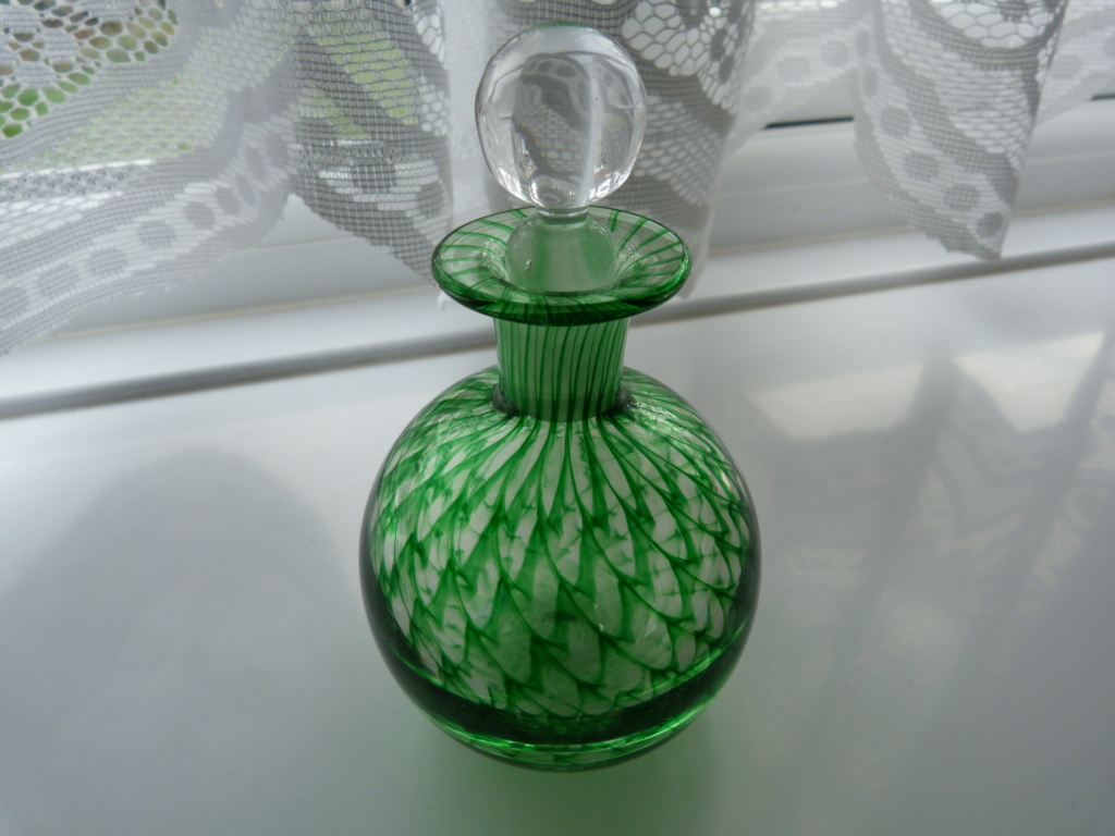 Unidentified art glass perfume bottle. - Possibly Murano  P1150417