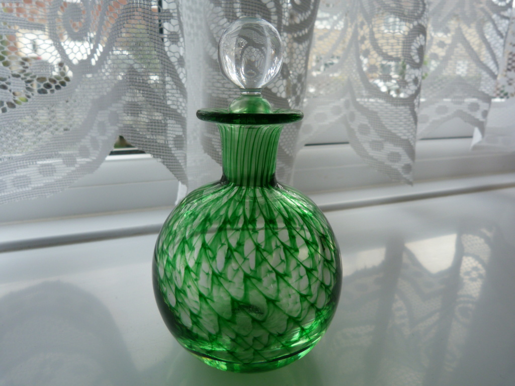 Unidentified art glass perfume bottle. - Possibly Murano  P1150419