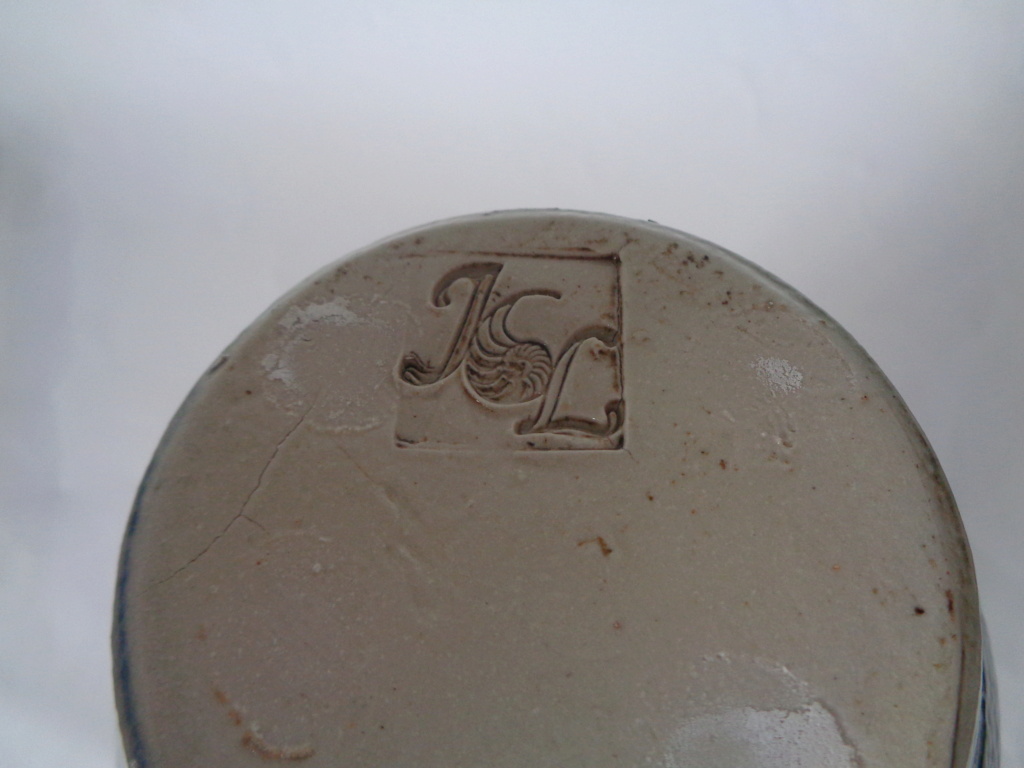 Studio Pottery pot - Salt Glaze, shell and JL mark - help with I/D Dsc00411