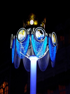 Vos photos nocturnes de Disneyland Paris - Page 8 Lampad10