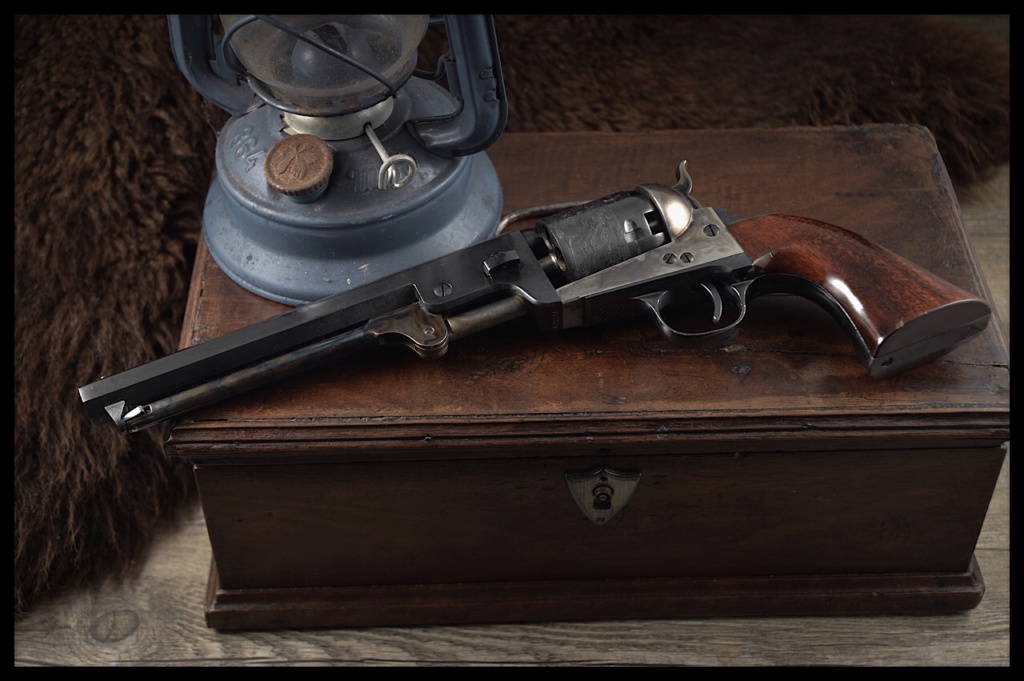 ~ Colt London Model 1851 Navy - by Uberti ~ A392e810