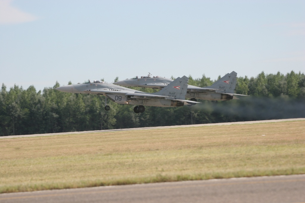 Kecskemet Air Show 2008 - Page 6 Keskem12