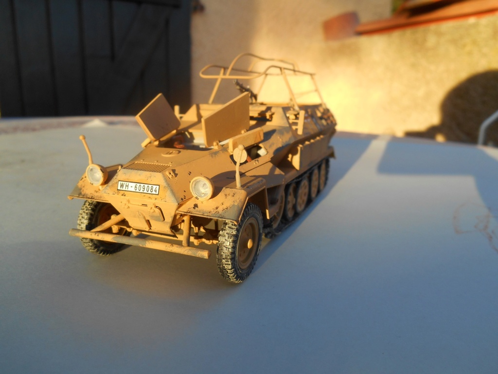 Sd.Kfz 251/6 Ausf A de commandement. ICM - 1/35e  R-251-35