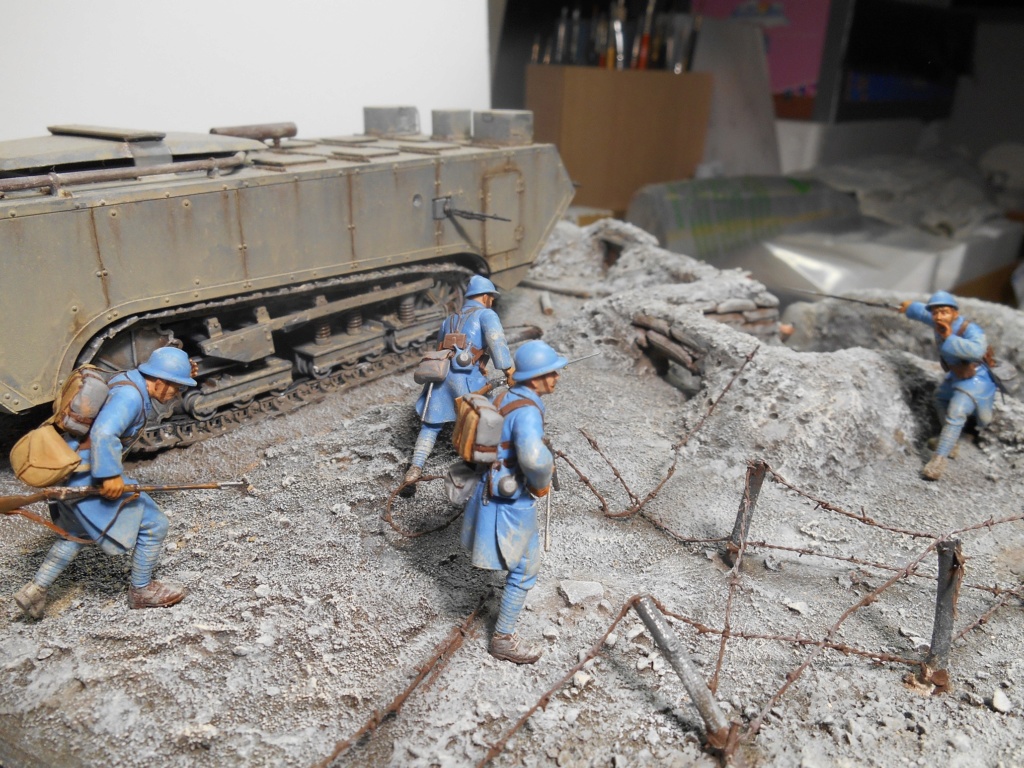 Août 1918 - L'espoir renaît - Saint-Chamond (Takom 1/35e) et figurines HISTOREX 1/32e puis figurines ICM 1/35e R40-ao18