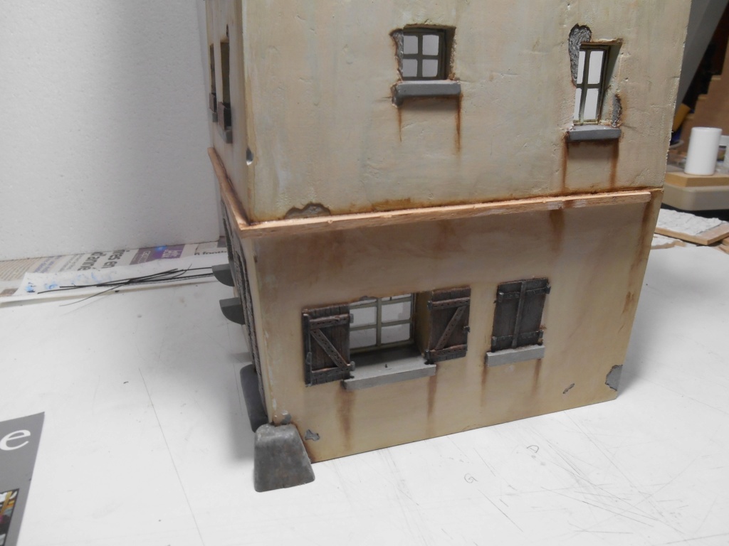 Re: Il était une fois... une maison - Tout scratch - Réalisation sans plan ni cotes au 1/32e R40-ma21