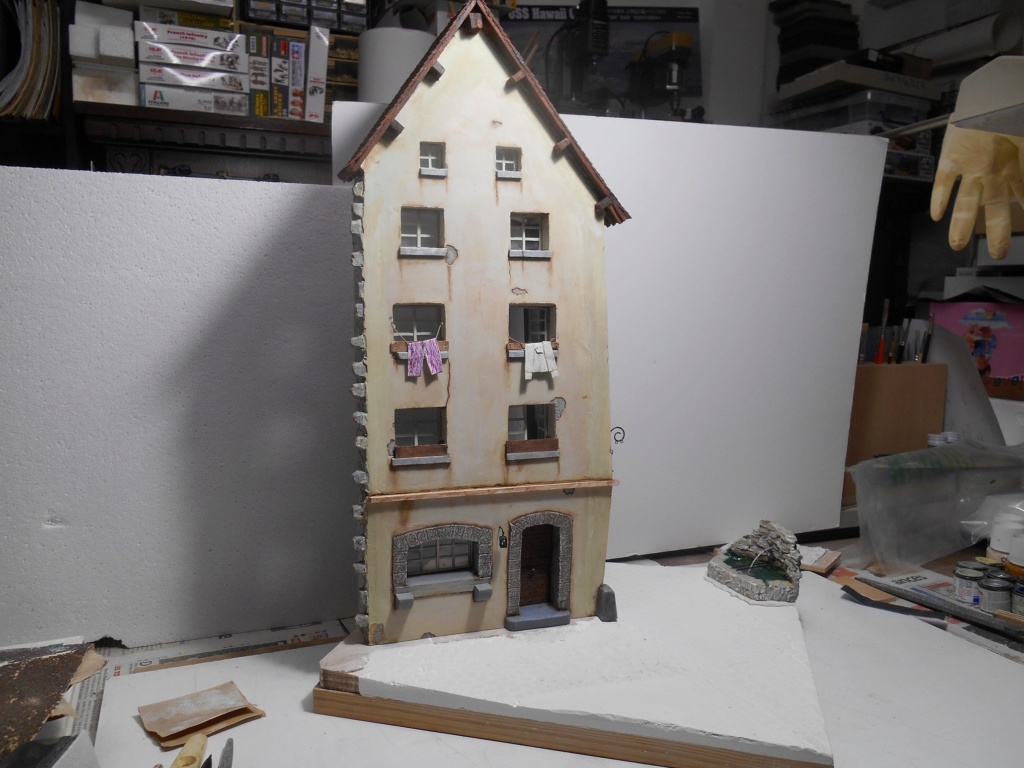 Re: Il était une fois... une maison - Tout scratch - Réalisation sans plan ni cotes au 1/32e R40-ma30