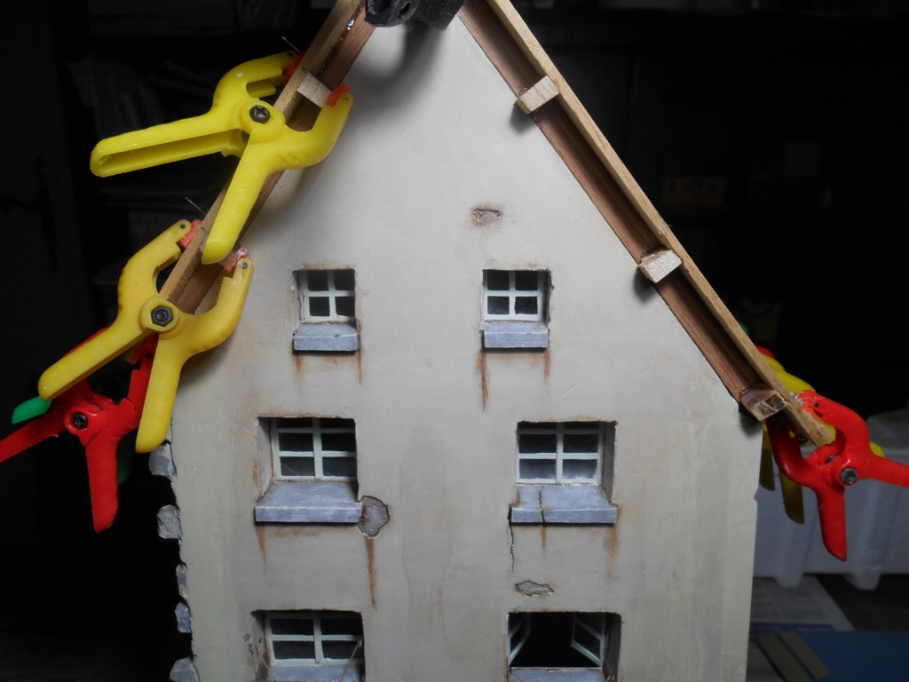 Re: Il était une fois... une maison - Tout scratch - Réalisation sans plan ni cotes au 1/32e R40-tu17