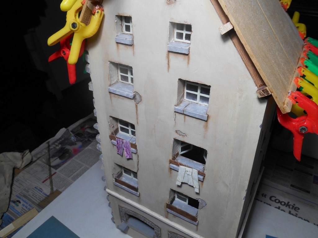 Re: Il était une fois... une maison - Tout scratch - Réalisation sans plan ni cotes au 1/32e R40-tu18