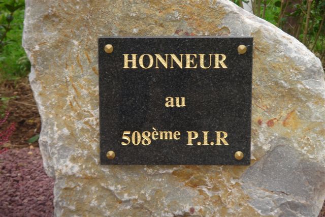 Monument WW2 - Amfreville ( France ) Dsc04711