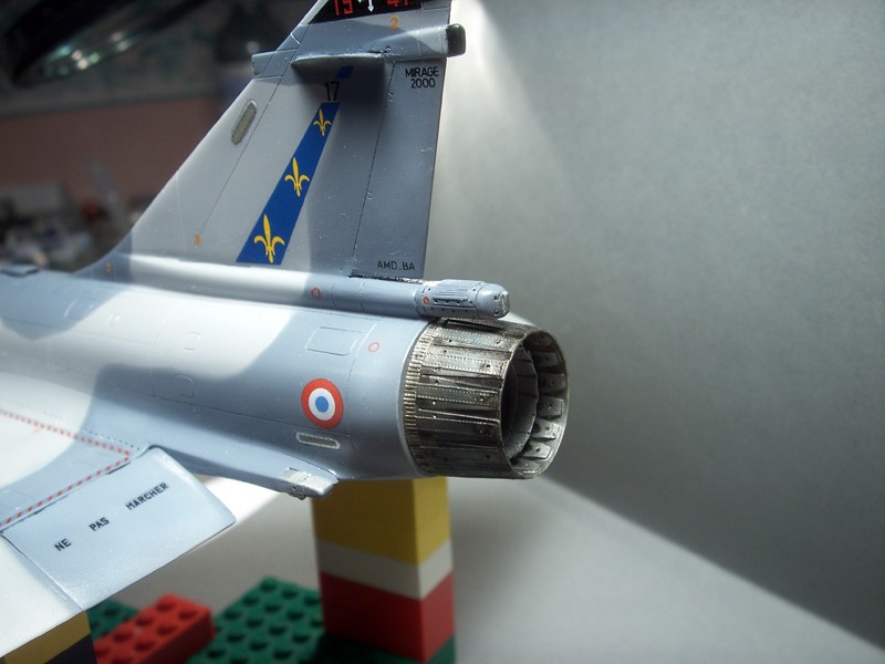 [Heller] 1/48 - Dassault Mirage 2000C  - Page 38 Pict0071