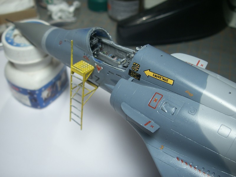 [Heller] 1/48 - Dassault Mirage 2000C  - Page 39 Pict0086