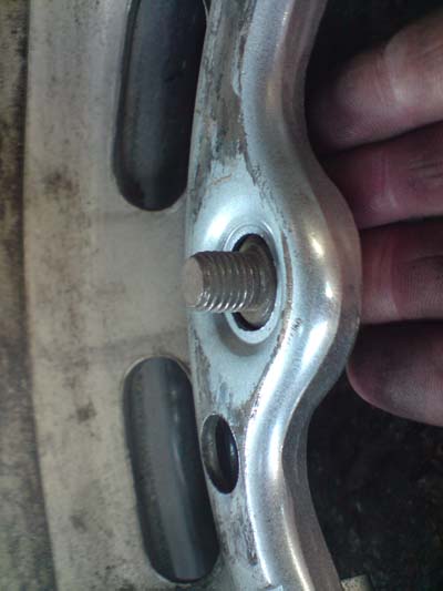 Dbzzz's Wheel off repair... Nuts10