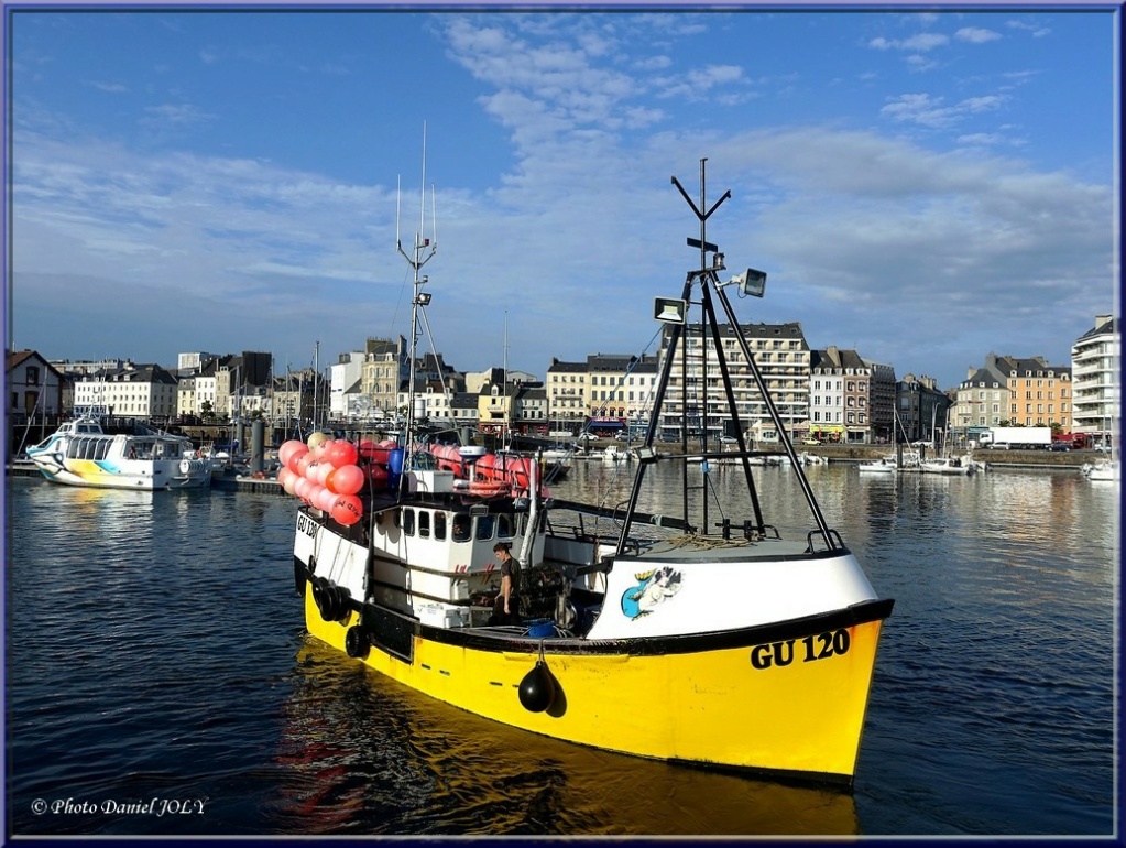 [Vie des ports] Quelques bateaux de pêche (sur nos côtes Françaises) - Page 13 Amanda11