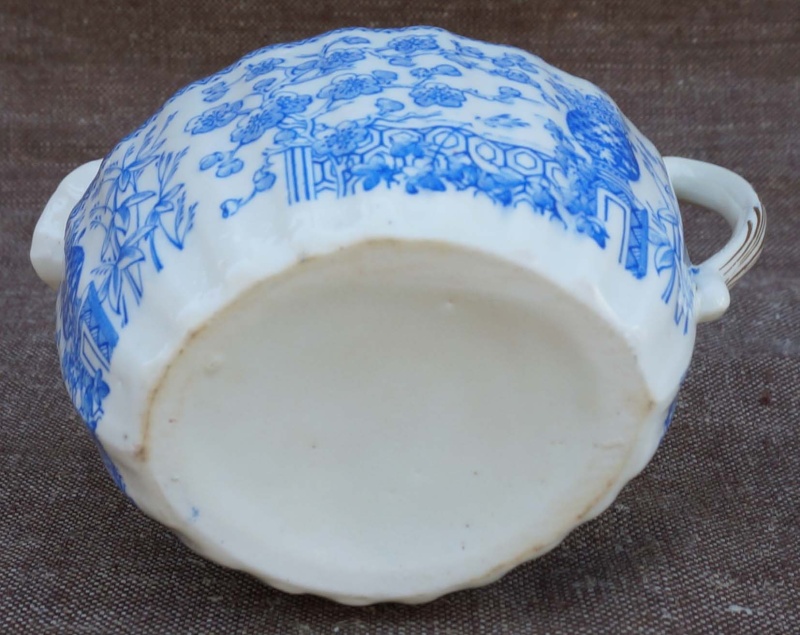 Creamer porcelaine décor Blair & Co. vers 1884 Milkpo11