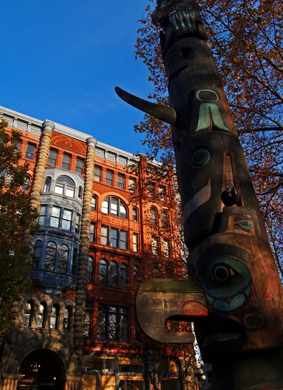 STREET VIEW : les totems - Page 2 17846410