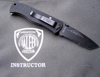 TACTICAL FOLDING KNIVES: A subjective view Cqc7__11