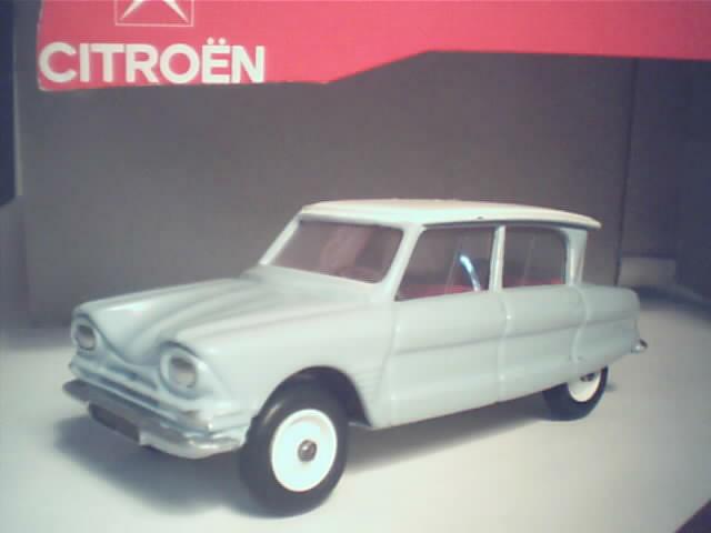 [COLLECTION] Les miniatures de Citroenalun43 - Page 7 Ami_6_10