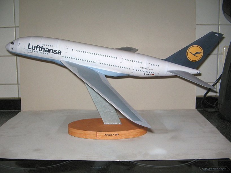 Airbus A 380 "Lufthansa" in 1:144 -FERTIG- 380-0310